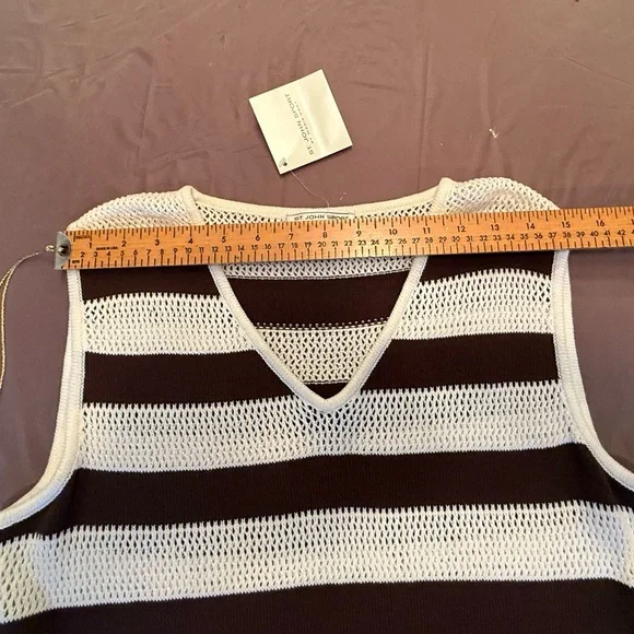 NWT St John Brown/Cream Vneck Striped Sleeveless Sweater Top Size Medium $295